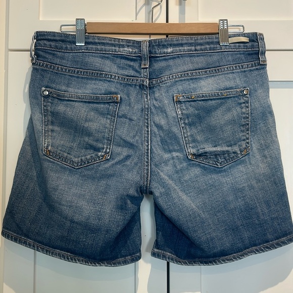 Pilcro and the Letterpress Women's Lightly Distressed Denim Shorts Size 29 - Picture 15 of 16
